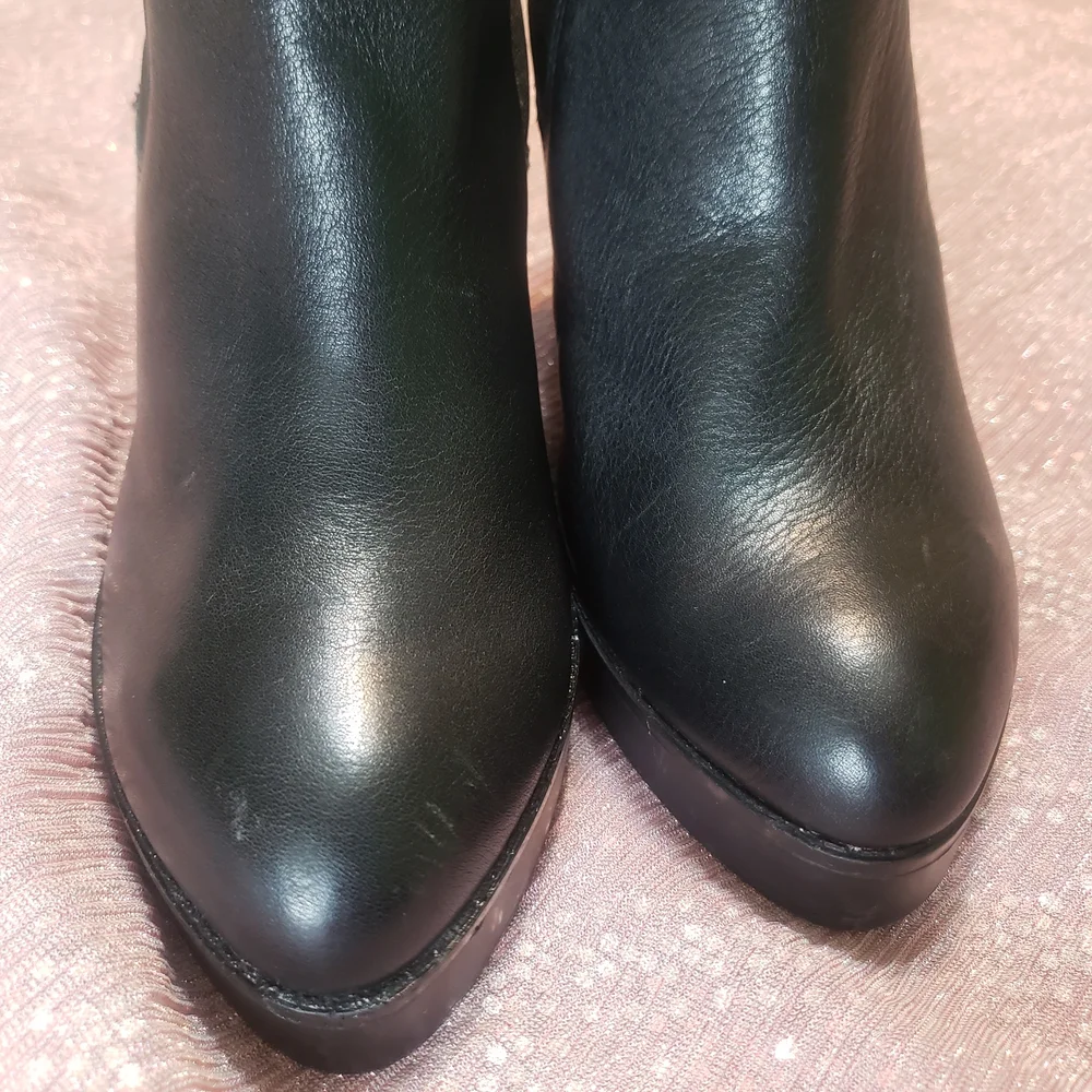 Aldo Size 7 Black Leather Wedge Boots - Picture 4 of 7